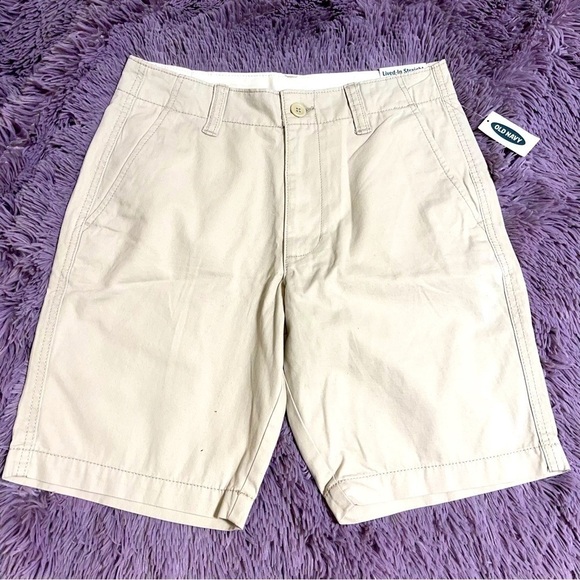 Old Navy Straight Lived-in Khaki Shorts - Picture 3 of 5